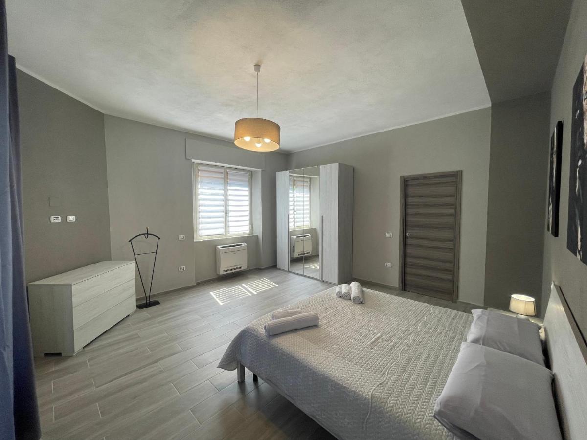 Appartamento Elegante Carbonia Exterior foto